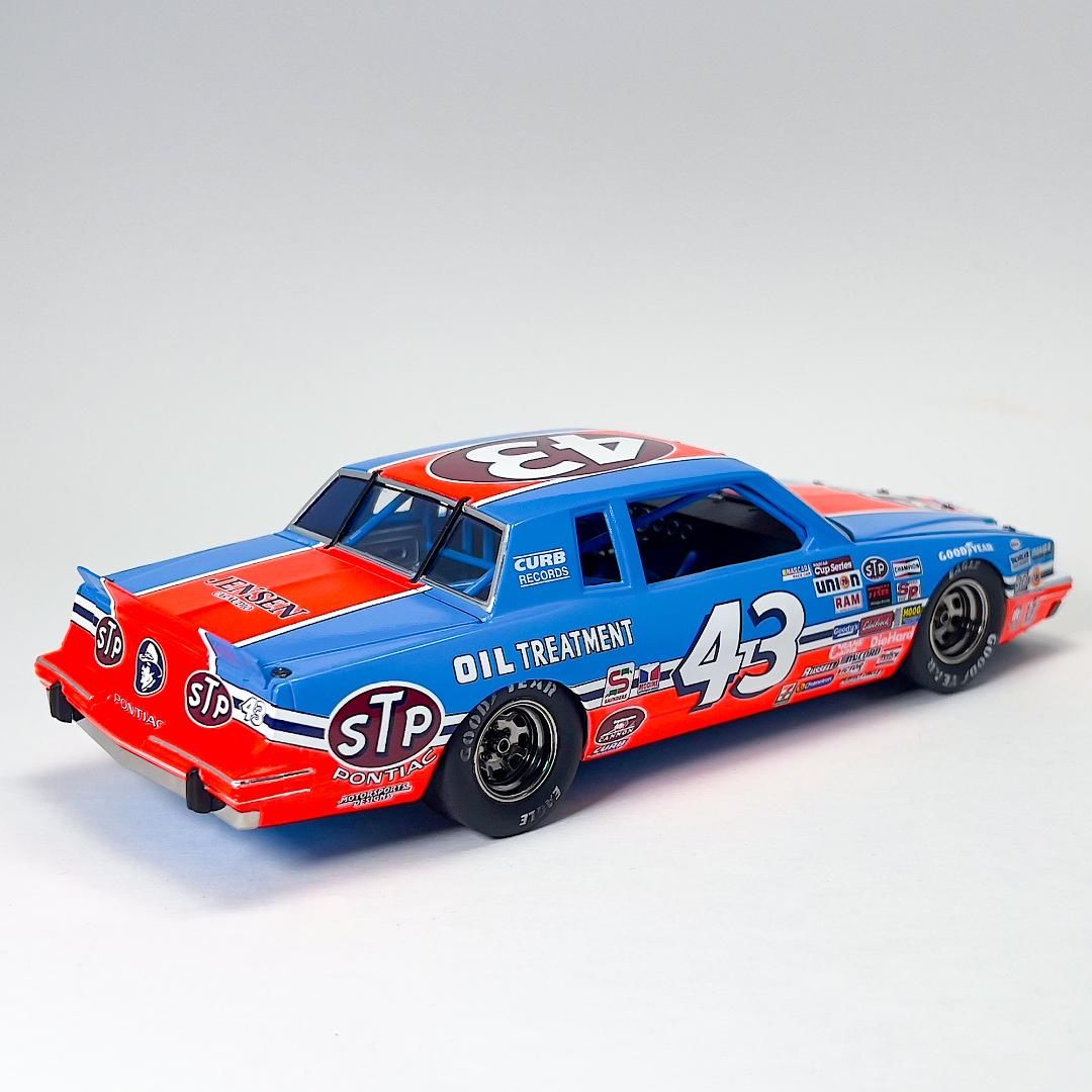 1/24 Richard Petty 1984 Pontiac Grand Prix Winner