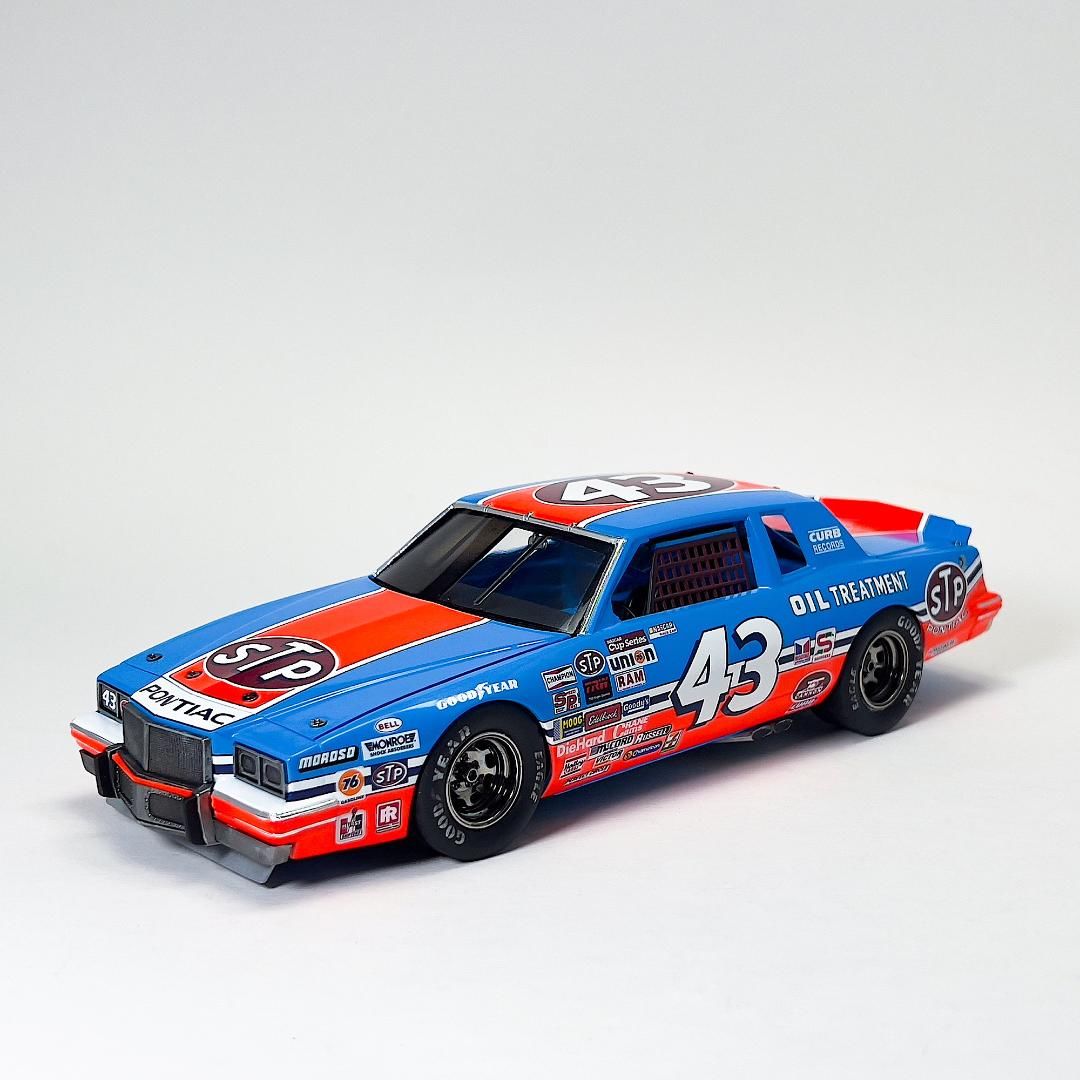 1/24 Richard Petty 1984 Pontiac Grand Prix Winner