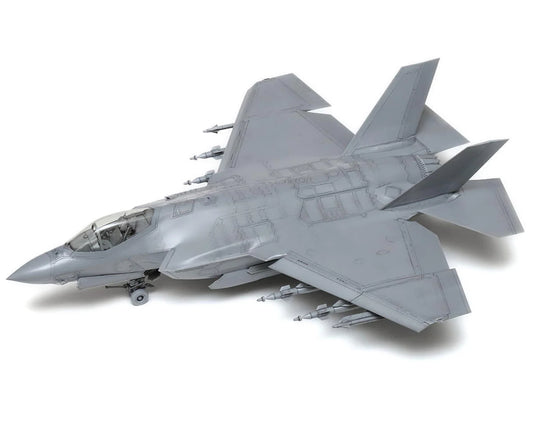 1/48 Lockheed Martin F-35 C Lightning II Plastic Model Kit